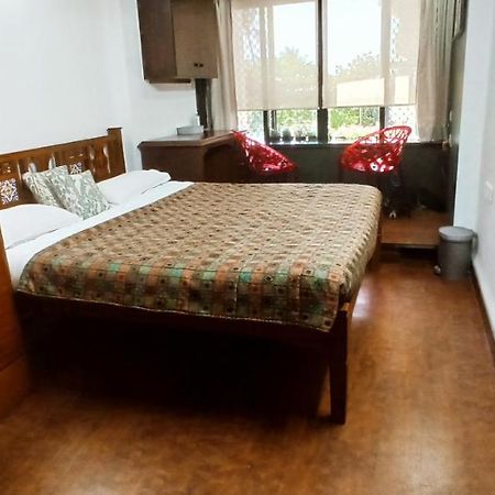 Cozy Private Ac Studio By The Sea Bandstand Bandra W Mumbai Nr Taj Lands End Appartamento Esterno foto