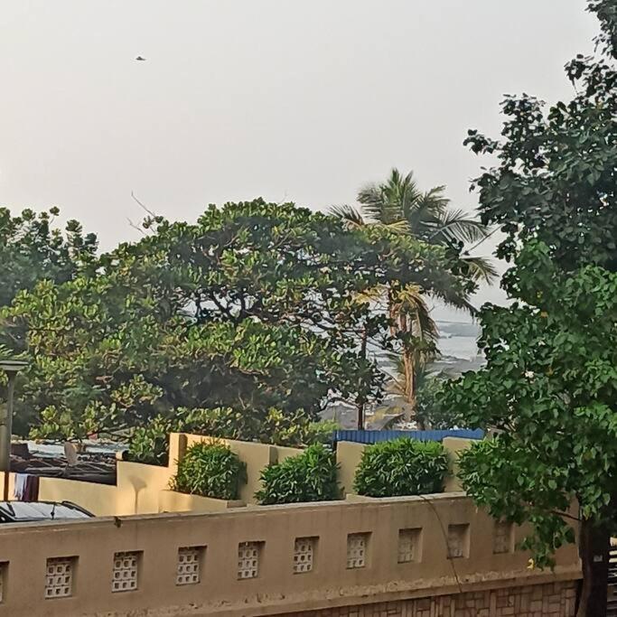 Cozy Private Ac Studio By The Sea Bandstand Bandra W Mumbai Nr Taj Lands End Appartamento Esterno foto