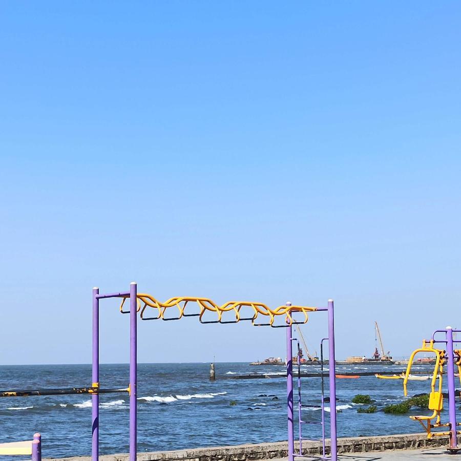 Cozy Private Ac Studio By The Sea Bandstand Bandra W Mumbai Nr Taj Lands End Appartamento Esterno foto
