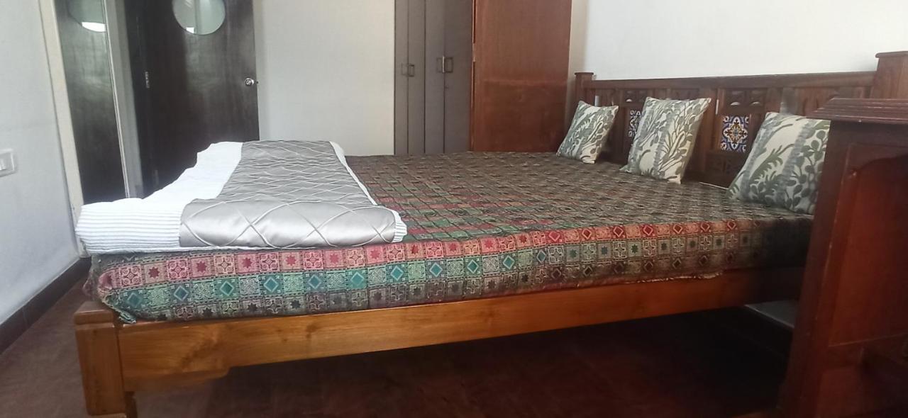 Cozy Private Ac Studio By The Sea Bandstand Bandra W Mumbai Nr Taj Lands End Appartamento Esterno foto