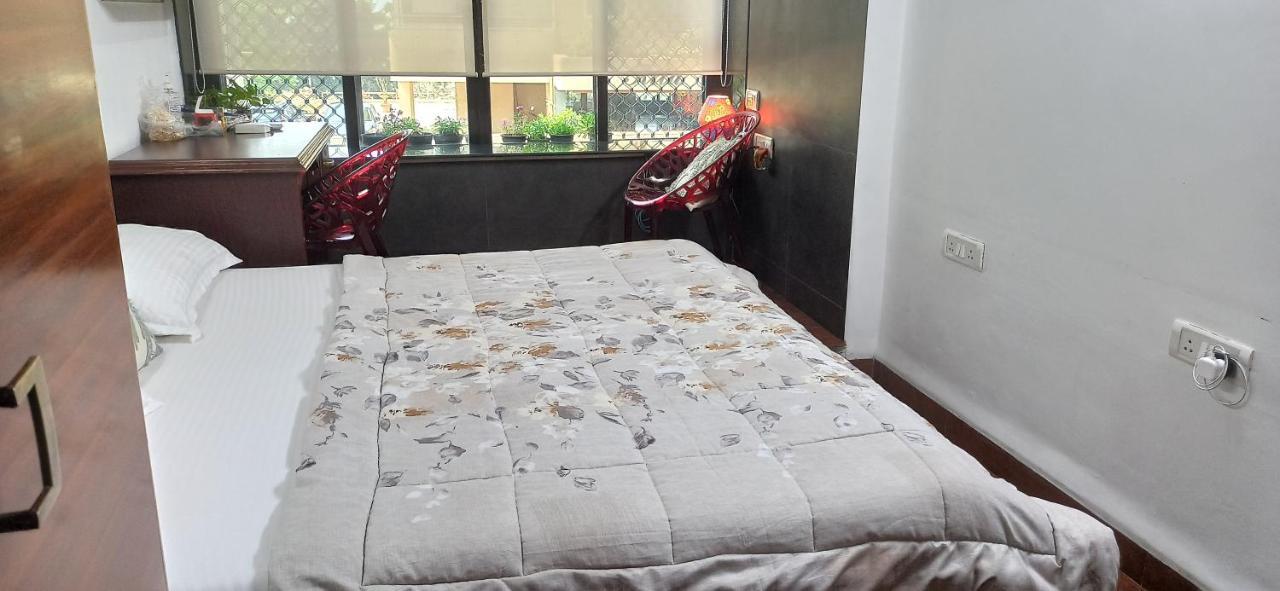 Cozy Private Ac Studio By The Sea Bandstand Bandra W Mumbai Nr Taj Lands End Appartamento Esterno foto