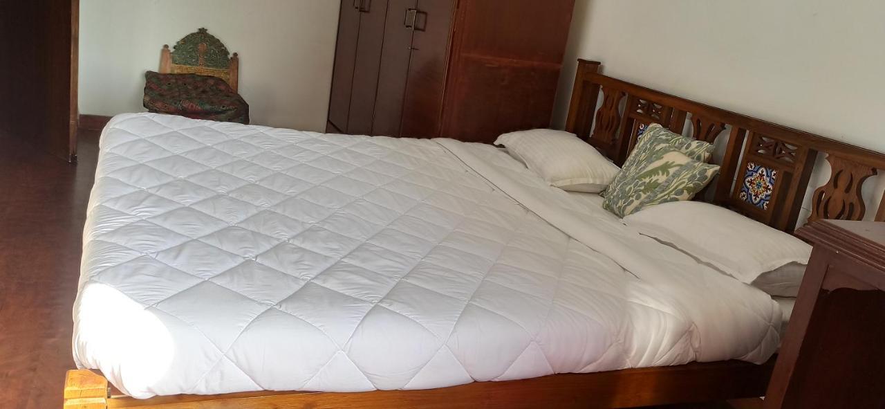 Cozy Private Ac Studio By The Sea Bandstand Bandra W Mumbai Nr Taj Lands End Appartamento Esterno foto